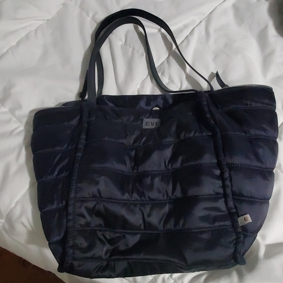 Large tote - Picture 2 of 5